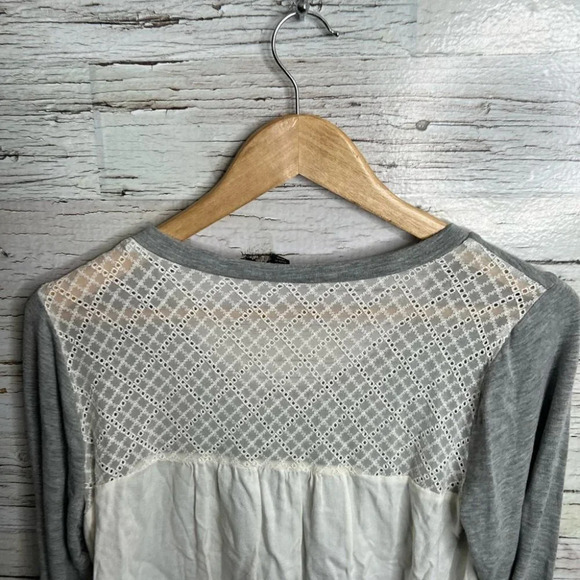 Ella moss eyelet  top gray blouse white size medium - Picture 6 of 8